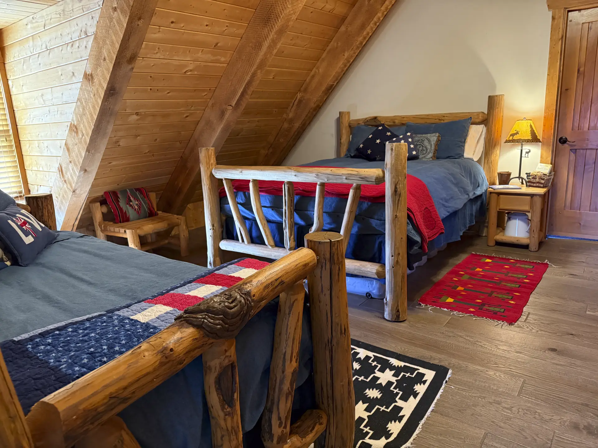 Single and Queen in Loft